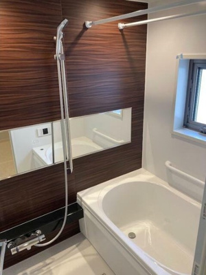 【浴室】 | ピノ・レジデンス | 追い焚き機能、浴室乾燥機付きバス。