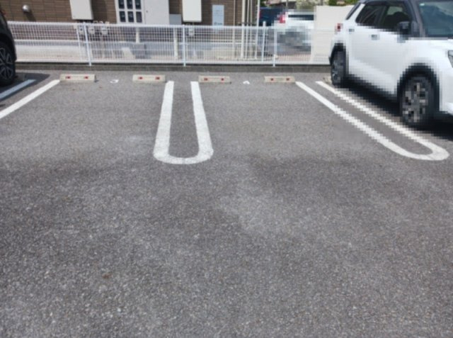【駐車場】