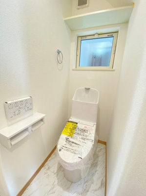 【その他】 | 売地　新高円寺2区画 | TOTOのウォシュレット一体型トイレの2台を採用