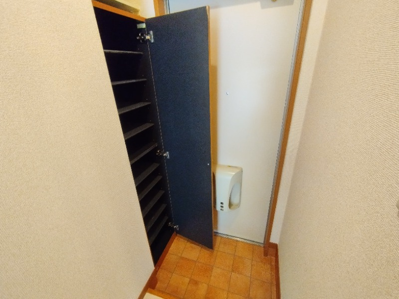 カーサ占部（うらべ）の玄関