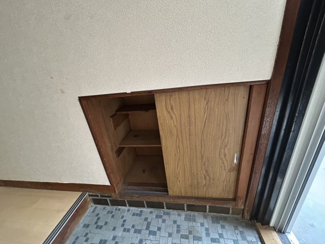 明神マンション1号の玄関