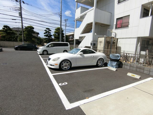リブリ・ジェロの駐車場|駐車スペースもあります