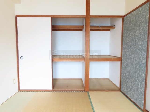 岡西ビルの和室