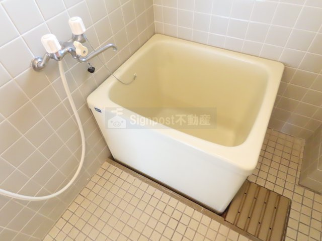 岡西ビルの浴室