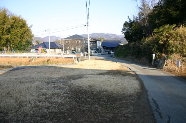 たつの市揖西町南山　売地の前面道路含む現地写真