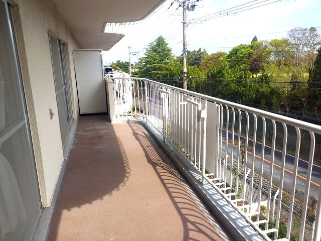 逆瀬川グリーンハイツA棟のバルコニー|南向きバルコニー