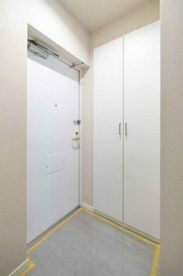 【玄関】 | ミリアレジデンス中野弥生町 | シューズボックス完備。