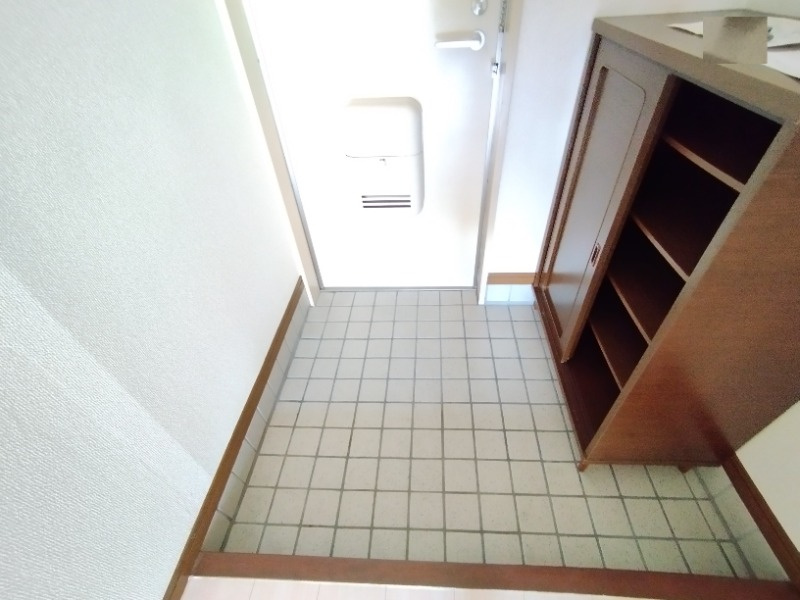 サープラスⅡ市川　A・Bの玄関|同型イメージ