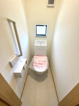 【外観】 | 堺東区日置荘西町6丁　B号棟 | 公園やお買い物施設が徒歩圏内に充実しております。（2026年４月17日撮影）
