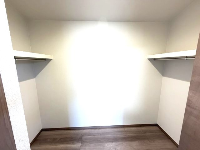 ワイウッドコート渋川市渋川第1期5号棟の収納|2階洋室１収納ウォークインクローゼットです♪