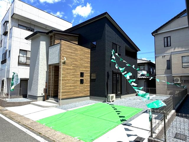 ワイウッドコート渋川市渋川第1期1号棟