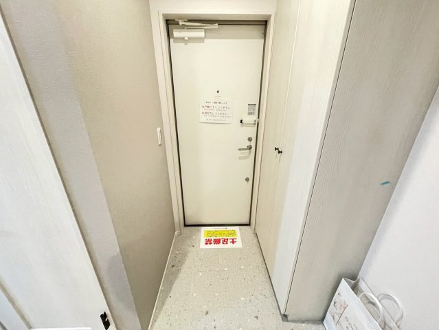 Louis Apartment 長瀬ノールの玄関