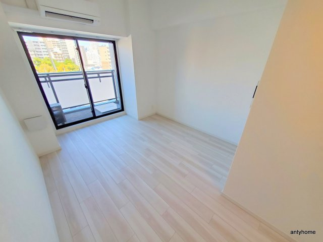 S-RESIDENCE福島Alovita　仲介手数料無料の居間・リビング