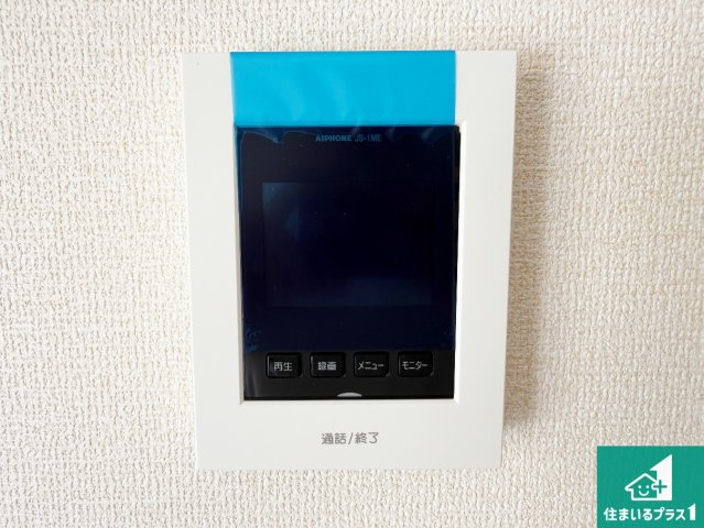 10(土)11(日)12(祝)現地説明会！◆富田林市甲田　新築一戸建ての防犯設備|カラーモニターインターホン！声だけでなく来訪者の姿や顔がモニターで確認できるので、小さなお子様がいらっしゃるご家庭でも安心できます！