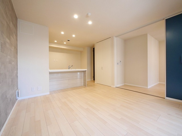 ジェイエイチエスプレミア西大寺の居間・リビング