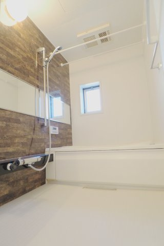 シャーメゾンあきの浴室|※別部屋のお写真です※