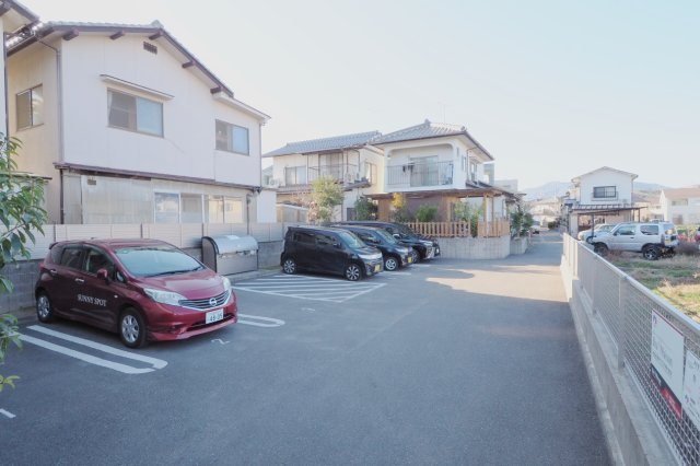 シャーメゾンあきの駐車場|※別部屋のお写真です※