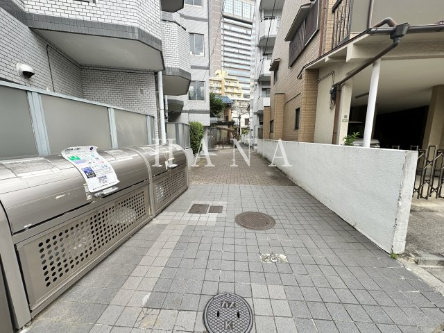 ワコーレ千住B棟のエントランス