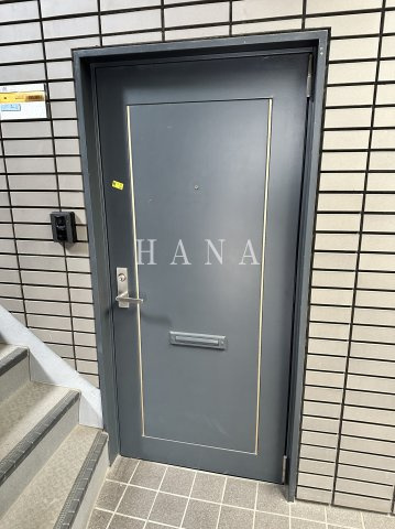ワコーレ千住B棟の玄関