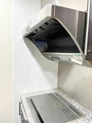 【キッチン】 | グランフォート岡本 | 作業台がフラットなので掃除がしやすいIHクッキングヒーター