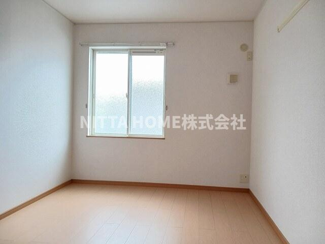 朝来市和田山町平野のアパートの洋室|洋室は６帖です♪