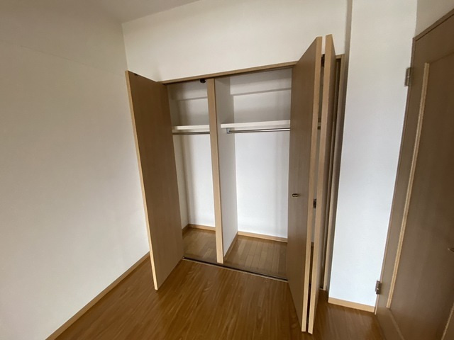 エスポアール庚午の収納