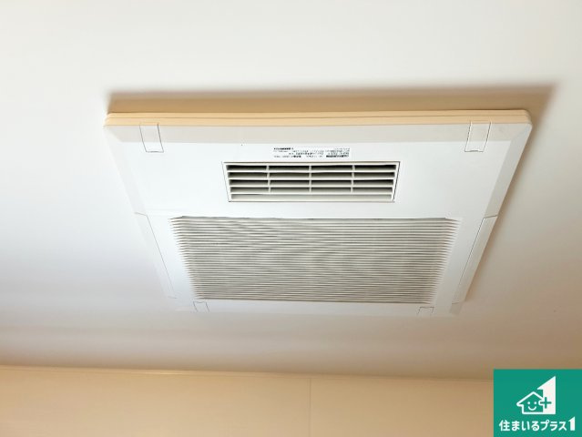 ●29(土)30(日)現地説明会！　生駒市中菜畑　ラスト1邸　の冷暖房・空調設備|四季を通して快適なバスライフをお手伝いする浴室暖房乾燥機！浴室の乾燥・暖房・涼風・換気はもちろん、２４時間換気にも対応！