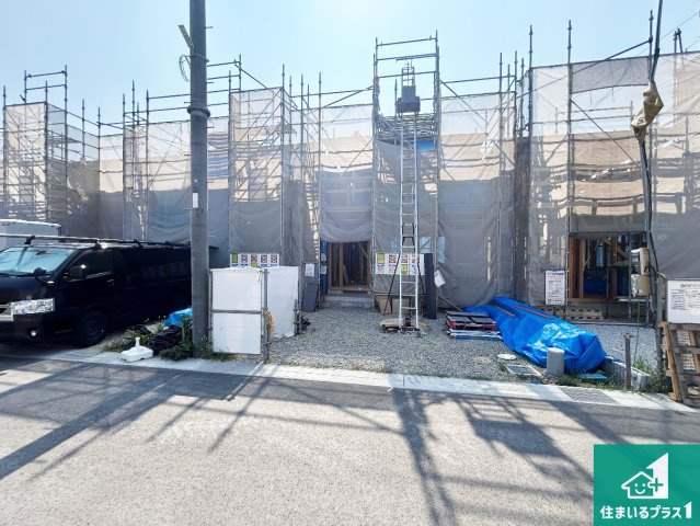 富田林市甲田　新築一戸建ての外観|周辺は落ち着いた街並みの住宅地！子育てがしやすい住環境です！まだ未完成ですが、現地でしかわからない事もございます。是非一度ご覧ください。