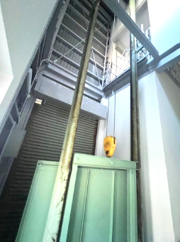 堺区中之町西　貸事務所兼倉庫の内装