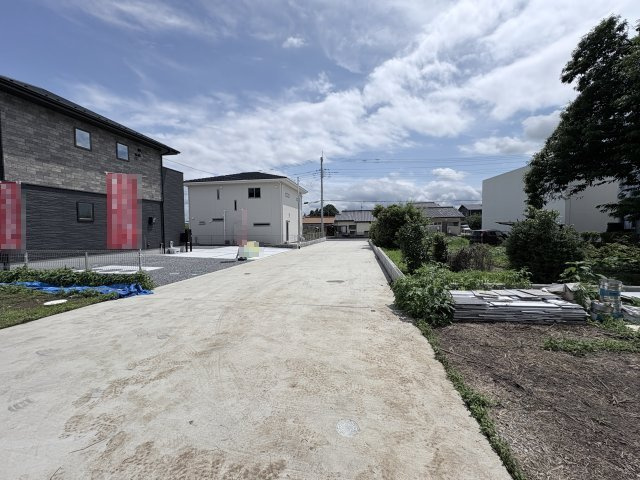 【前面道路含む現地写真】 | 比企郡滑川町月輪大堀　新築戸建　全8区画　1号棟