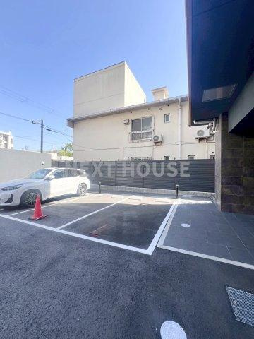 ワールドアイ難波City Gateの駐車場