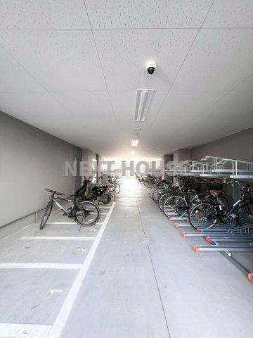ワールドアイ難波City Gateの駐車場