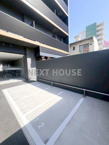 ワールドアイ難波City Gateの駐車場