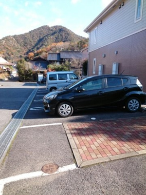 【駐車場】 | サプリーム２ | 駐車スペースもあります
