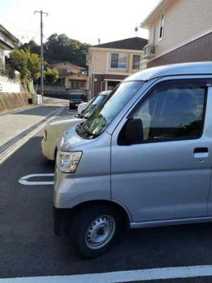 【駐車場】 | ドミール　ラフィネ　Ｂ | 車をお持ちの方に嬉しい駐車場付きの物件です