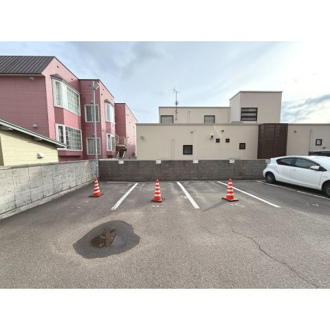 ライオンズマンション松陰町の駐車場
