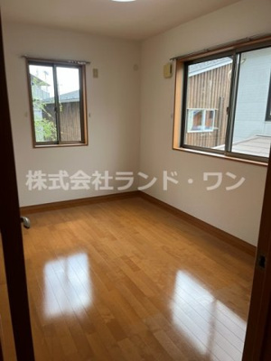 【洋室】 | 所沢市上安松　平成25年築 | （洋室5.5帖）南東側の洋室です