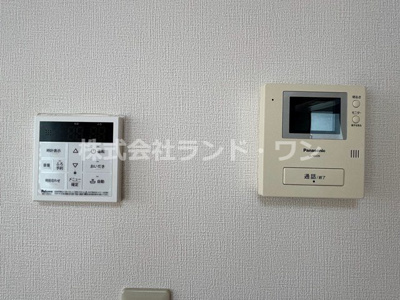 【その他】 | 所沢市上安松　平成25年築 | 給湯器リモコン、TVモニター付きインターホン