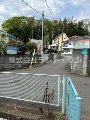 【周辺】 | 所沢市上安松　平成25年築 | 前面道路