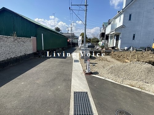 【前面道路含む現地写真】 | 【仲介手数料０円】小田原市飯田岡6期　新築一戸建て　4号棟　全4棟 | 小田原市飯田岡6期　新築一戸建て　全4棟
