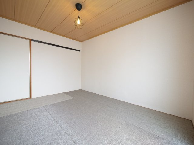 ガーデンヒルズ岡山Ａ棟の和室|※家具・インテリアはイメージです。付帯しません。