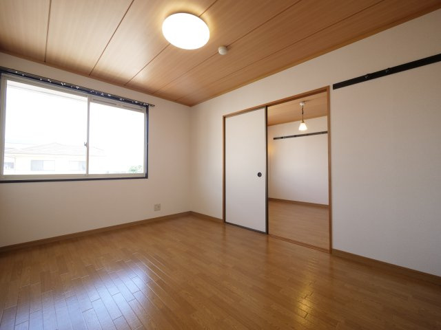 ガーデンヒルズ岡山Ａ棟の洋室|※家具・インテリアはイメージです。付帯しません。