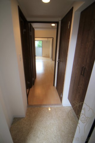 シェリロ神山の玄関