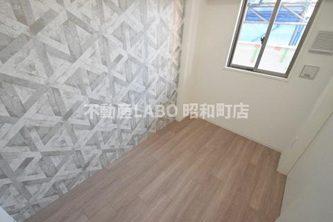 セレニテ谷九プリエの洋室