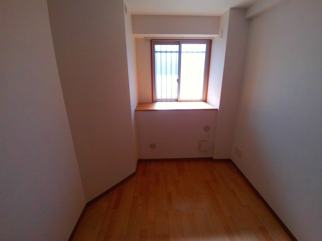 ラフィーネ御影の洋室