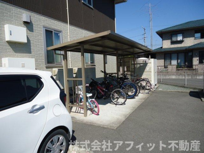 【その他共用部分】 | グランデージLisa | 屋根付き駐輪場
