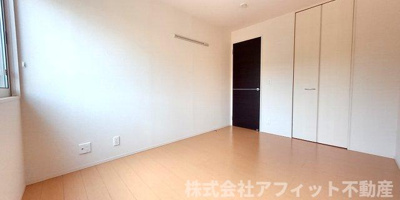 【寝室】 | グランデージLisa | 西側の洋室6帖