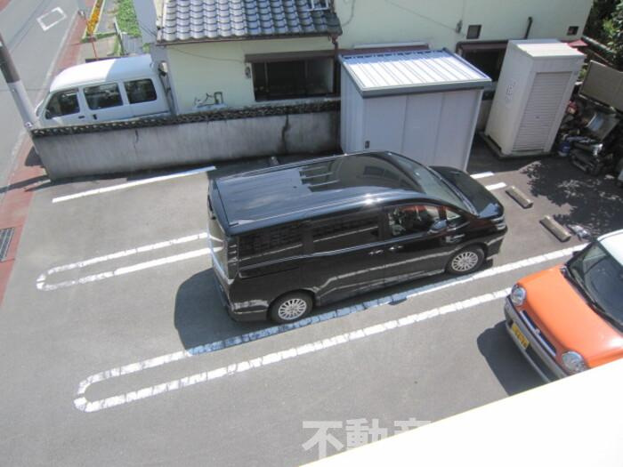 プロミストランド御幸の駐車場