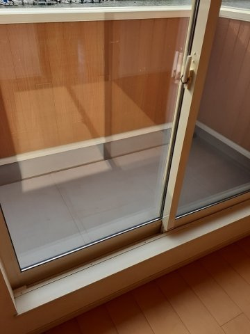 【バルコニー】 | シェーネ　Ｂ | 暖かな日差しのふりそそぐバルコニー