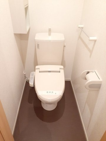 【トイレ】 | シェーネ　Ｂ | ゆったりとした空間のトイレです